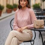 Πουά μπλούζες με κούμπωμα στο λαιμό one size σε ροζ κίτρινο μπεζ λευκό