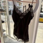 Λινζερι Κοντό ασύμμετρο με δαντέλα